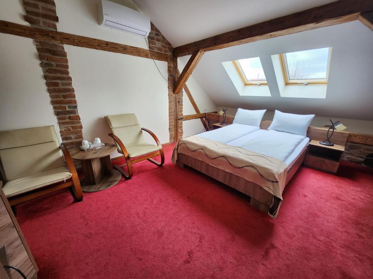 Antique Aparthotel Alba Iulia Dış mekan fotoğraf