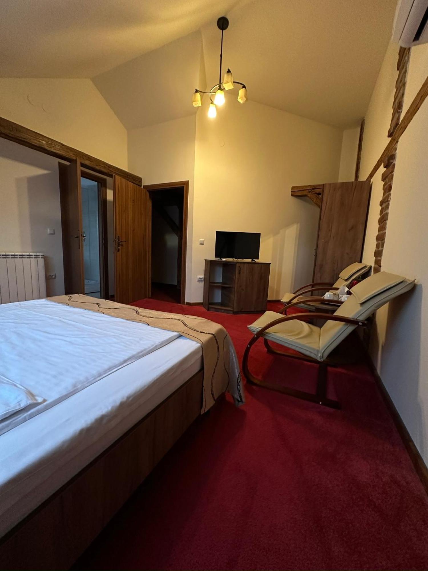 Antique Aparthotel Alba Iulia Dış mekan fotoğraf