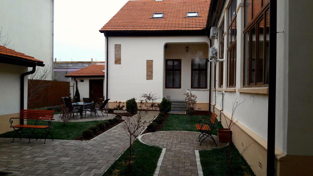 Antique Aparthotel Alba Iulia Dış mekan fotoğraf